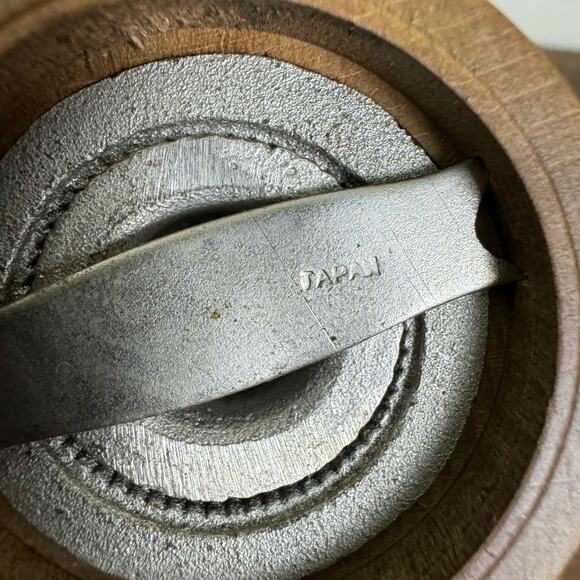 Nasco Japan Wooden MCM Vintage Salt Shaker and Pepper Grinder Set - Picture 8 of 9